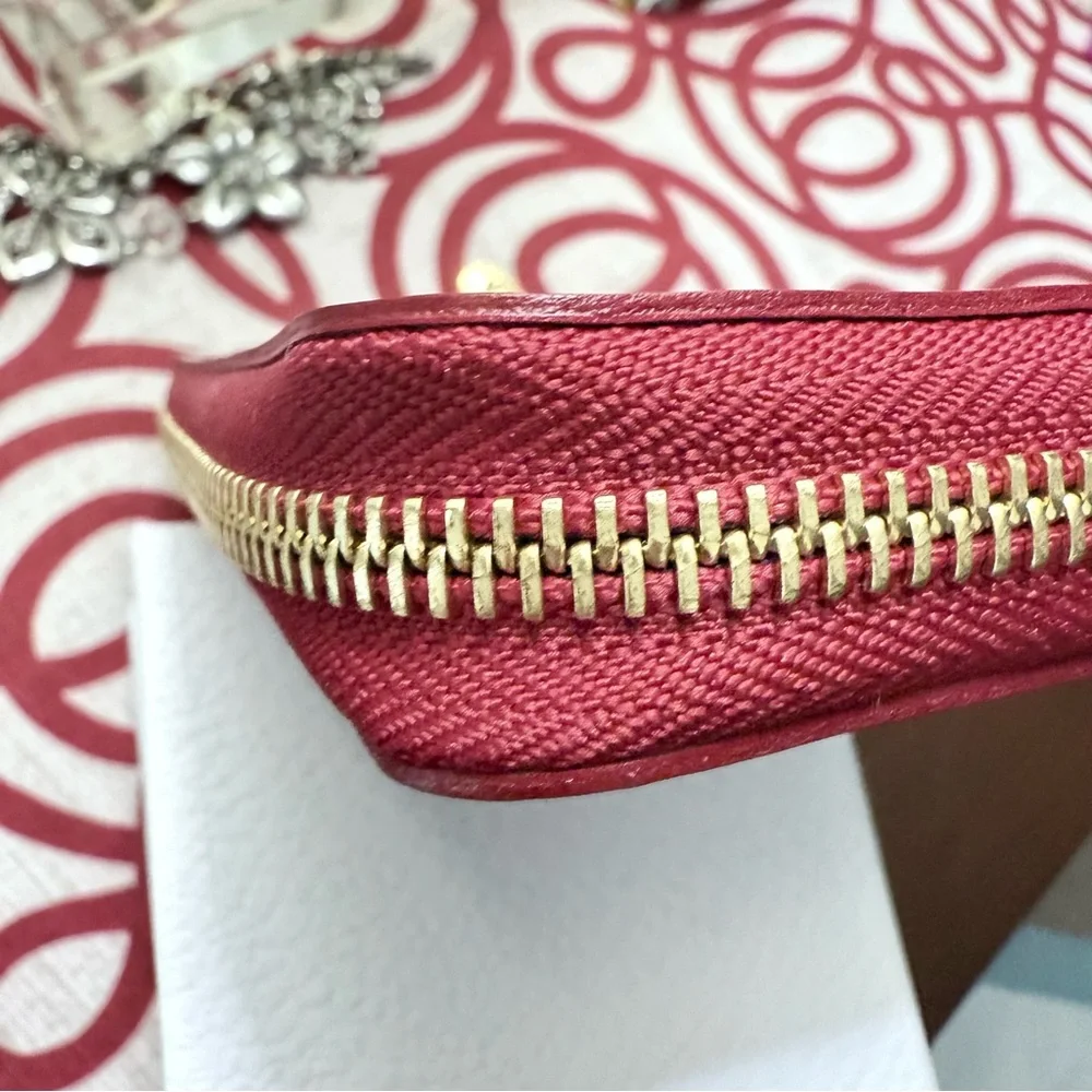 NEW! LOUIS VUITTON Monogram Vernis Rayures Zippy Wallet. Pink & Red Zip Around